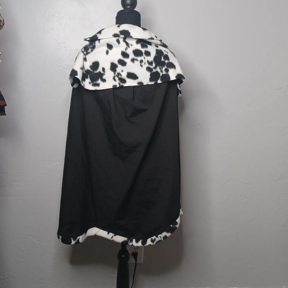 Dalmatian‎ Print Cape